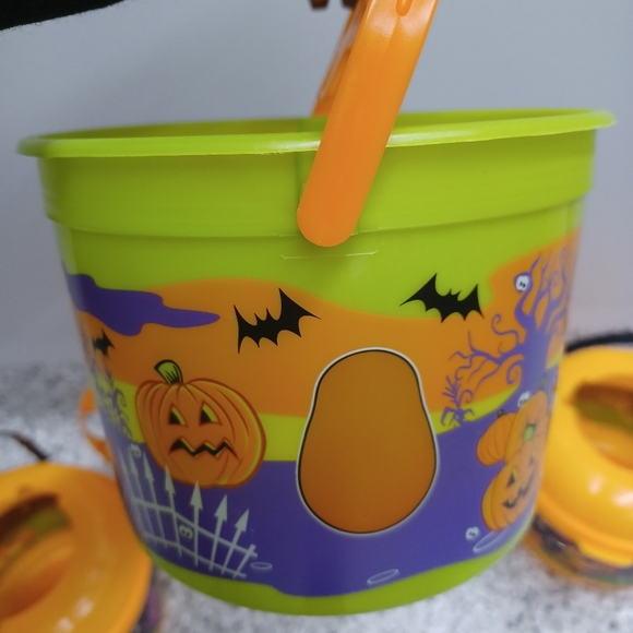 McDonald's 1986/2010 Halloween Boo Buckets & 2023 Tim Hortons Glow In The Dark - Picture 11 of 14